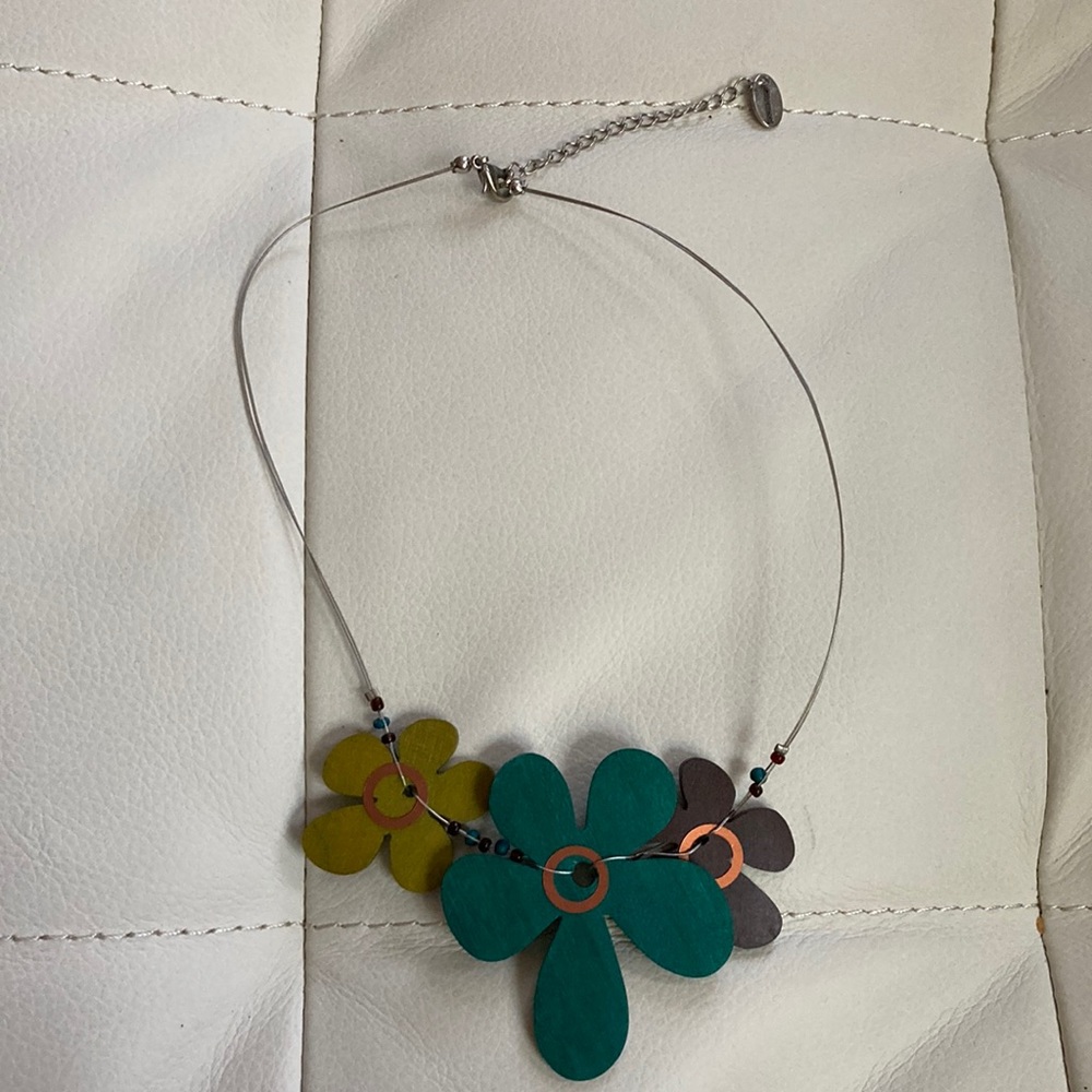 Flower necklace